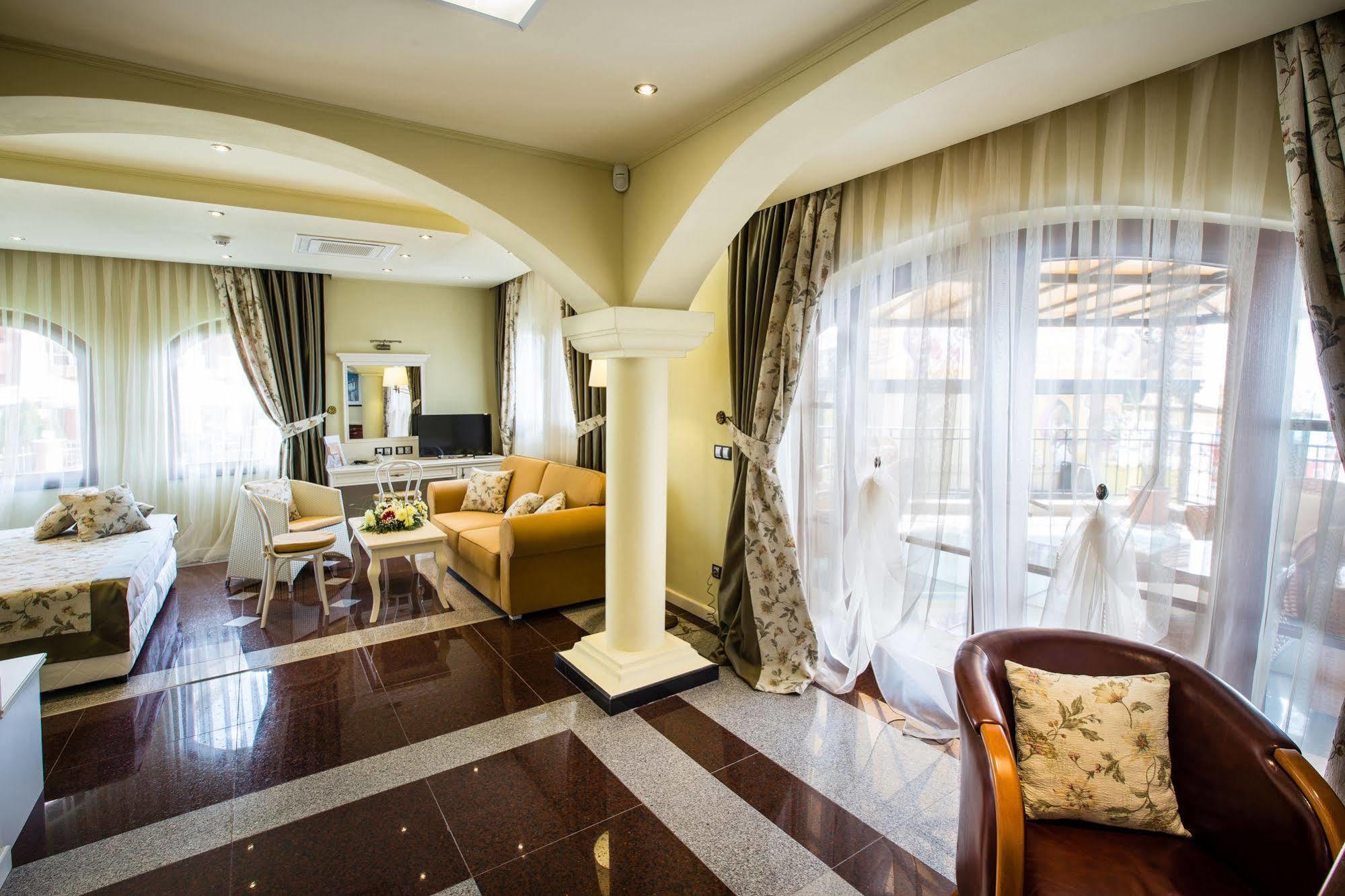 Helena Vip Villas And Suites Σάνι Μπιτς Εξωτερικό φωτογραφία